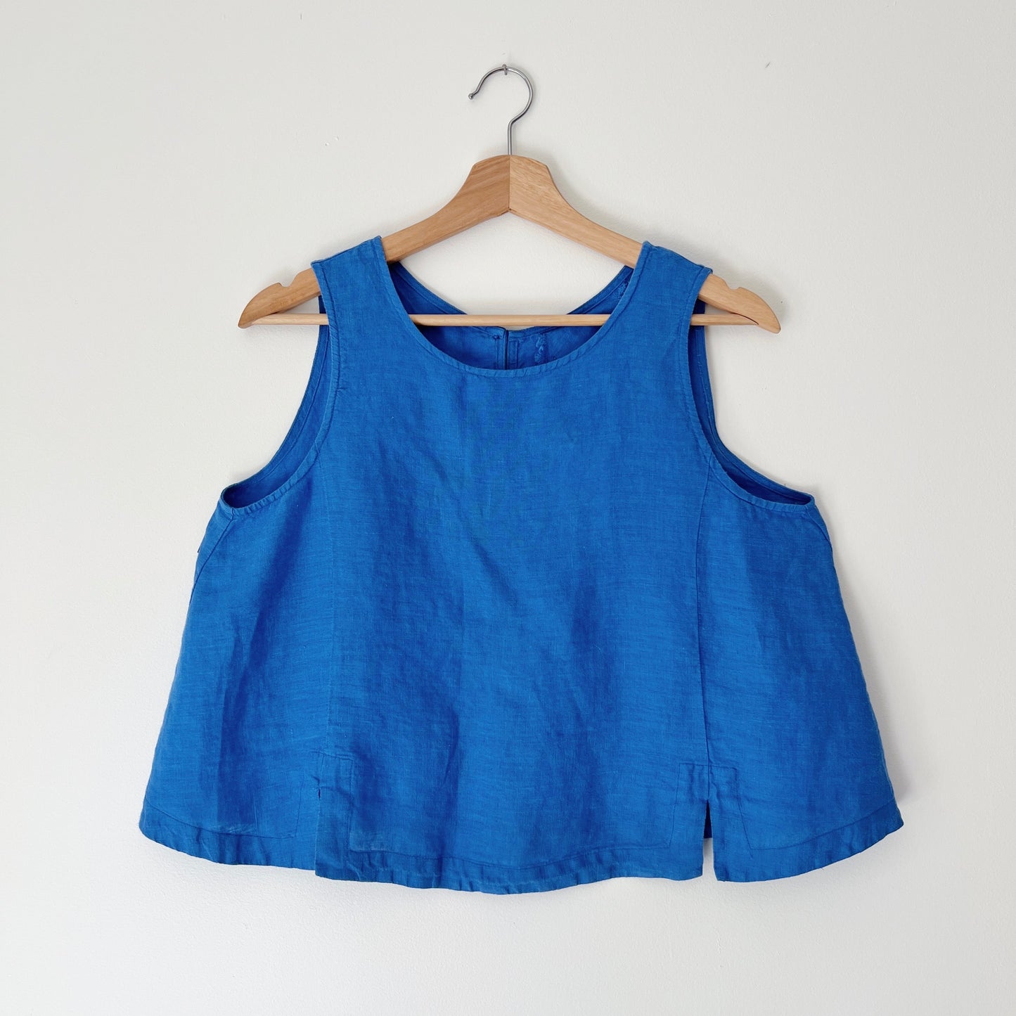 Button Back Tank in Flax Flower
