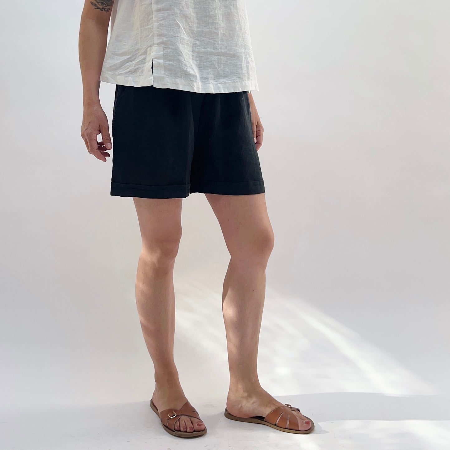 Easy Shorts in Black