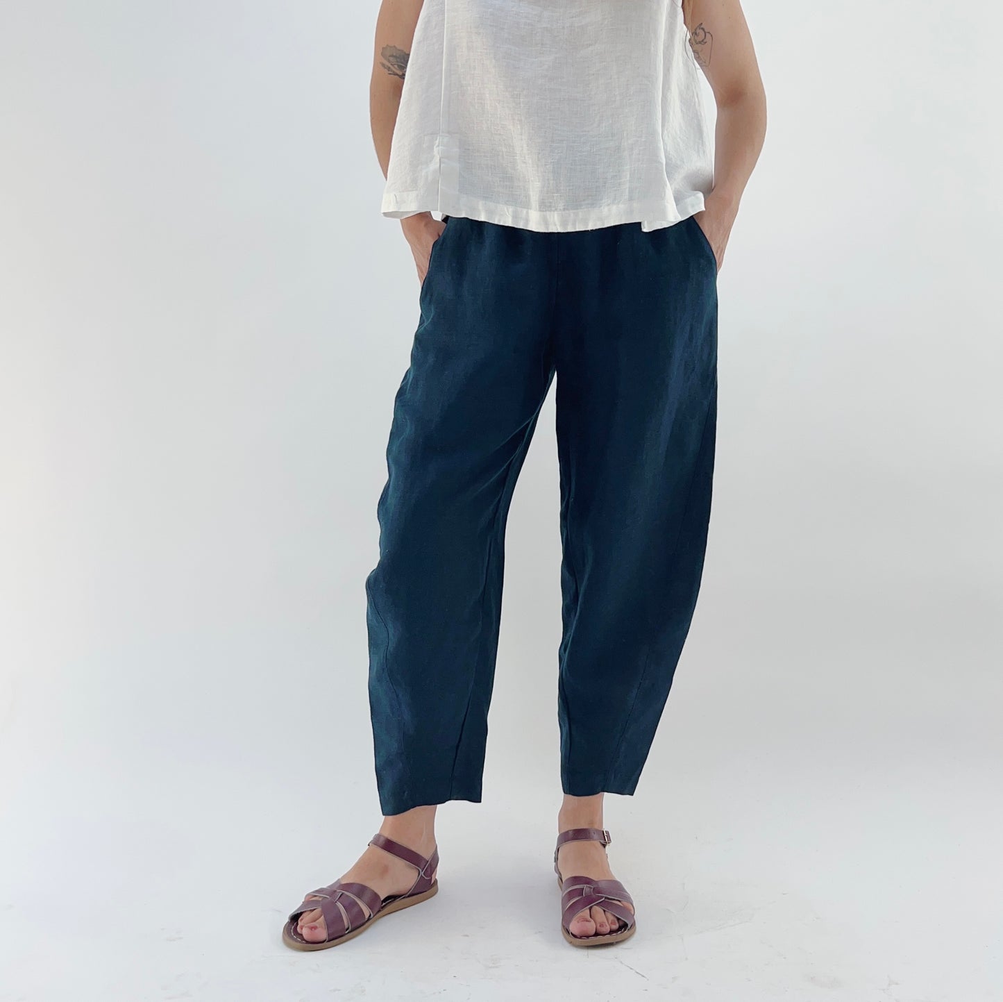 Seamed Taper Pant in Navy