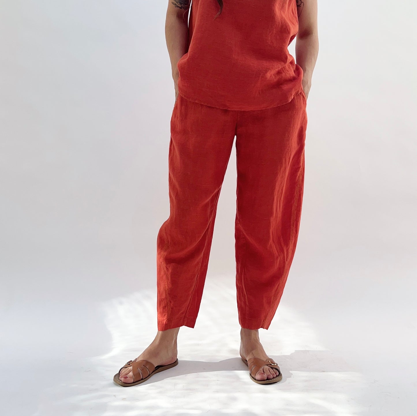 Seamed Taper Pant in Brick