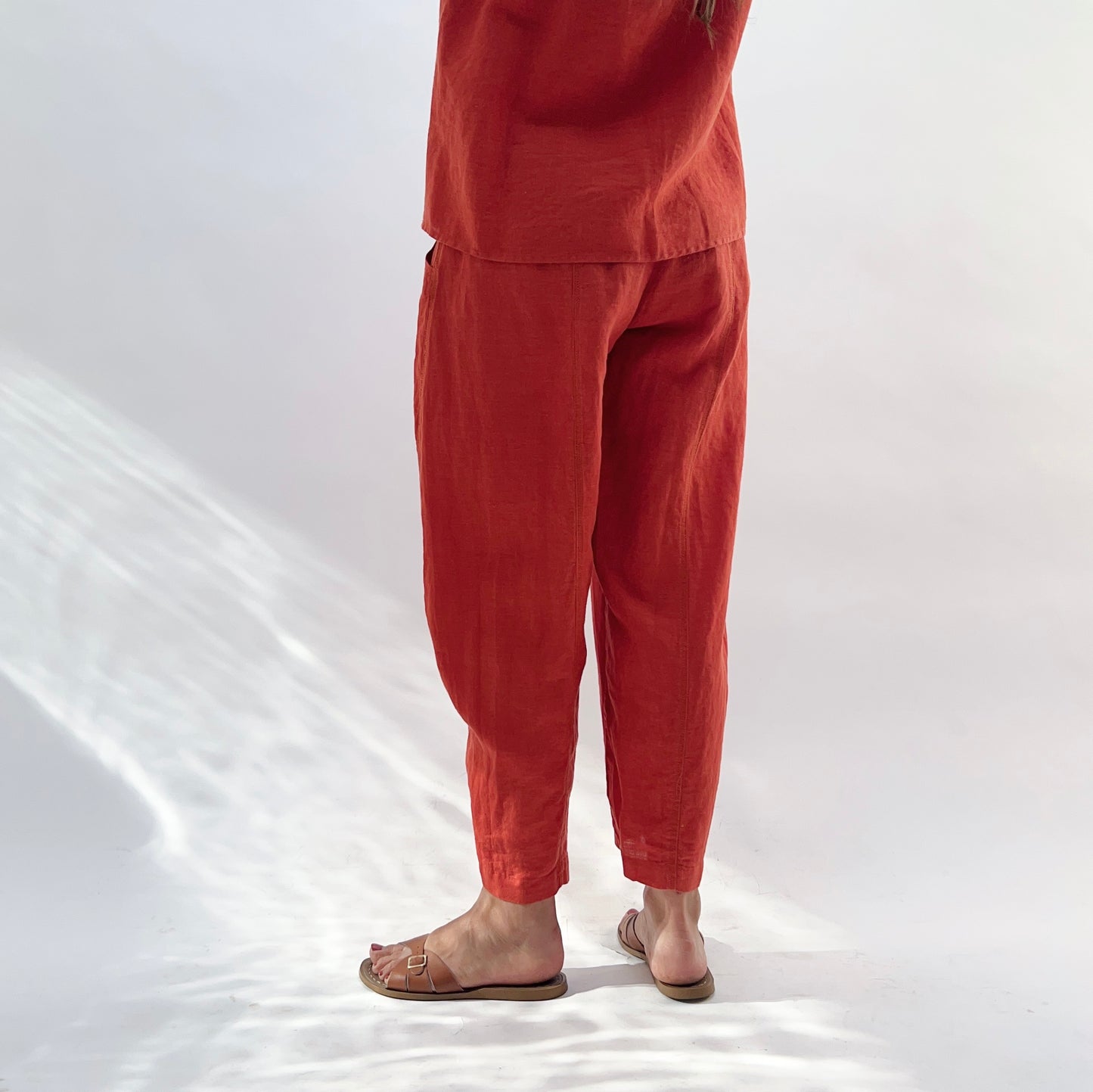 Seamed Taper Pant in Brick