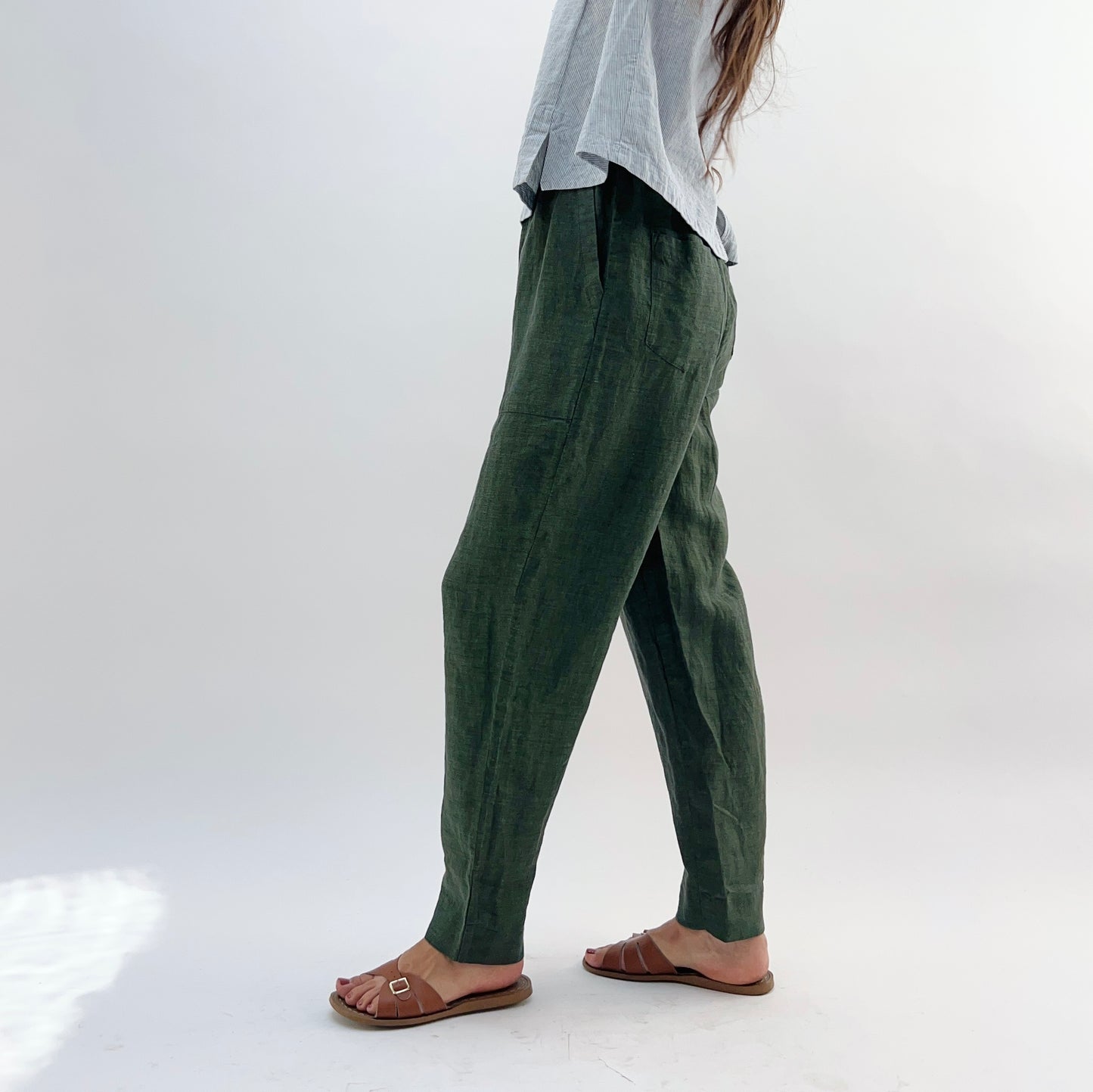 Yuvita | Pocket Pant in Dark Green