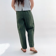 Load image into Gallery viewer, Yuvita | Pocket Pant in Dark Green
