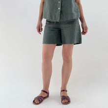 Load image into Gallery viewer, Cut Loose | Easy Linen Shorts in Clay
