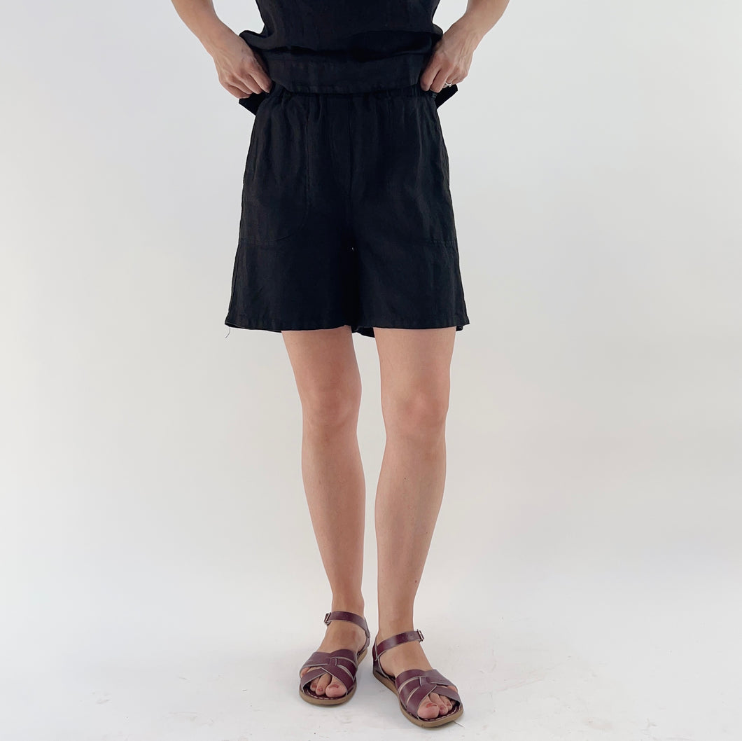 Cut Loose | Easy Linen Shorts in Black