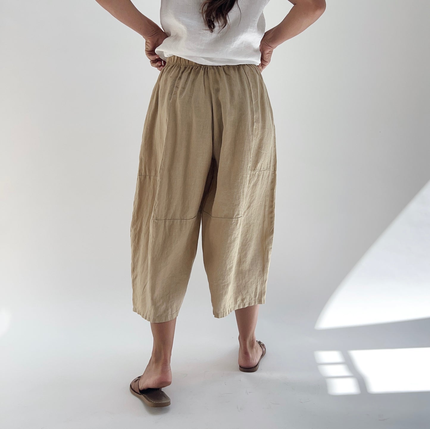 Hanky Linen Balloon Crop Pant in Cashew