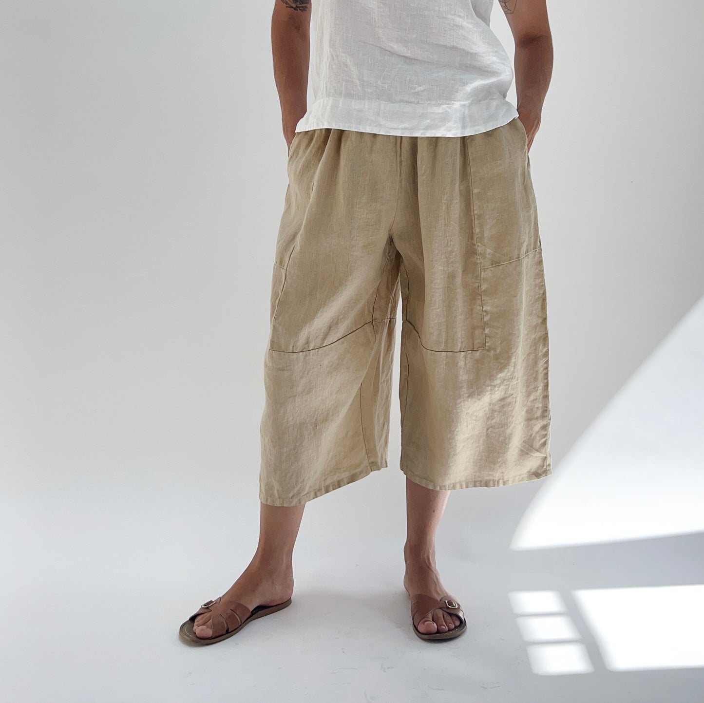 Hanky Linen Balloon Crop Pant in Cashew