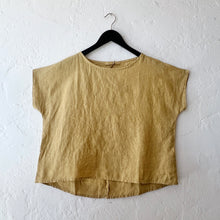 Load image into Gallery viewer, Cut Loose | High Low Linen Tee in Mustard Seed
