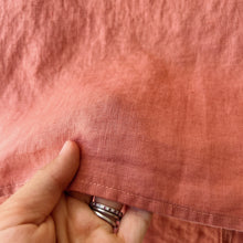 Load image into Gallery viewer, Cut Loose | High Low Linen Tee in Tandoori
