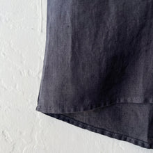 Load image into Gallery viewer, Cut Loose | High Low Linen Tee in Gull
