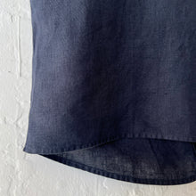 Load image into Gallery viewer, Cut Loose | High Low Linen Tee in Lights Out
