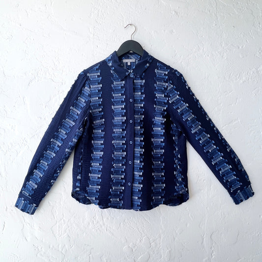 Embroidered Cotton Shaped Hem Shirt in Navy