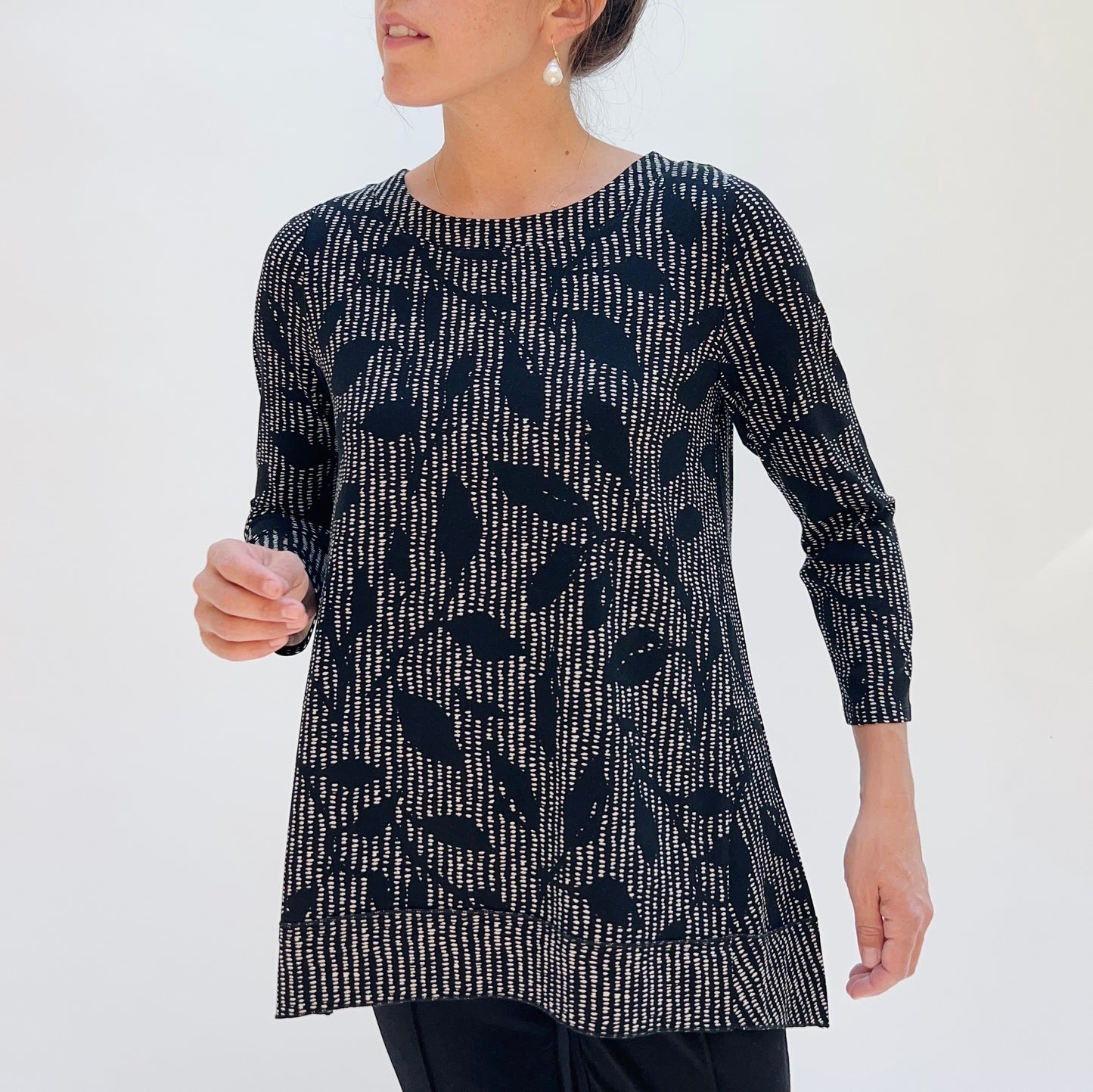 Core Travel Mix Pleat Back Tunic in Dove