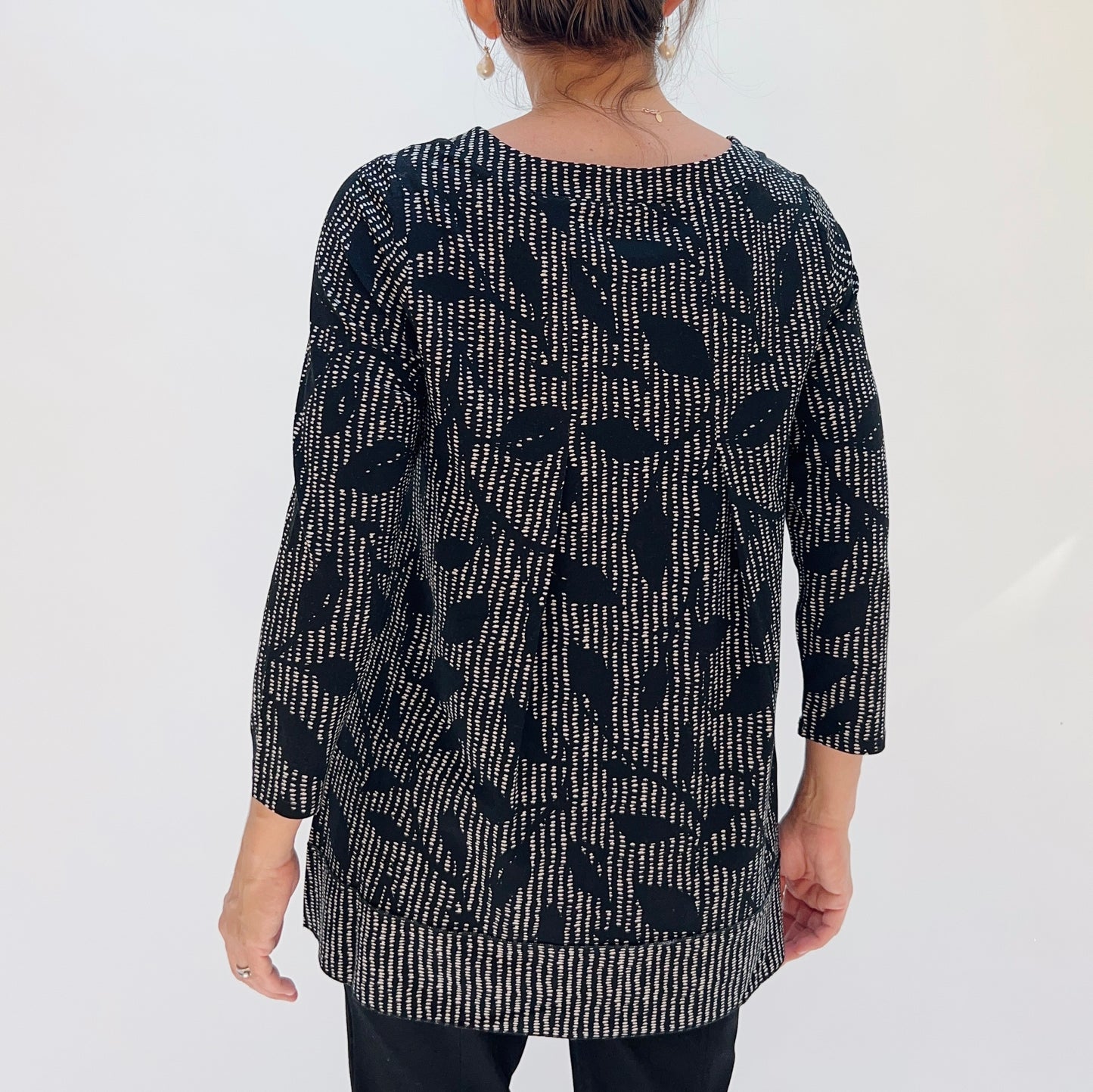 Core Travel Mix Pleat Back Tunic in Dove
