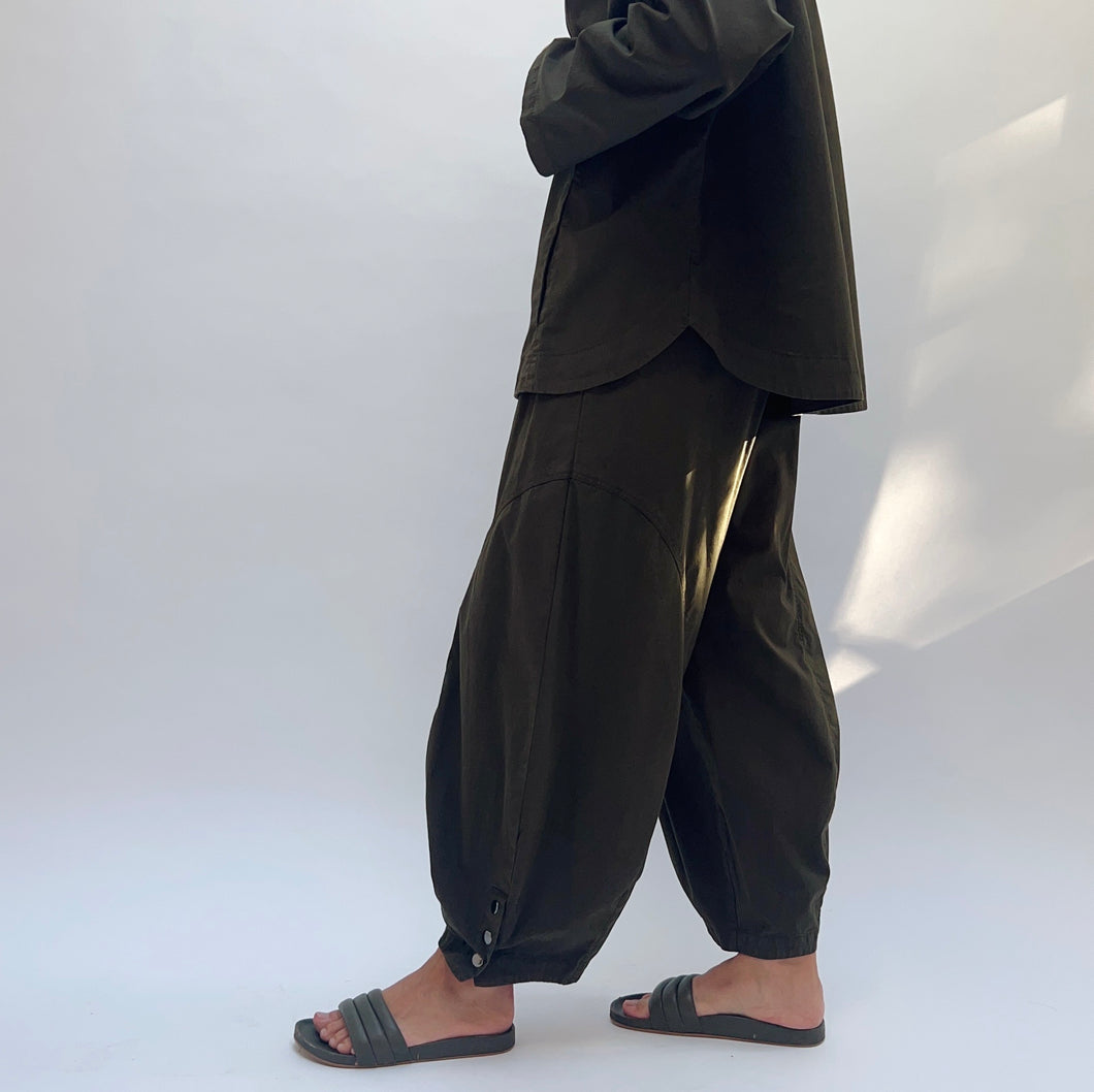 Eleven Stitch | Snap Doreen Pant in Olive