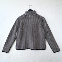 Load image into Gallery viewer, Habitat | Night &amp; Day Button Collar Pullover in Dove
