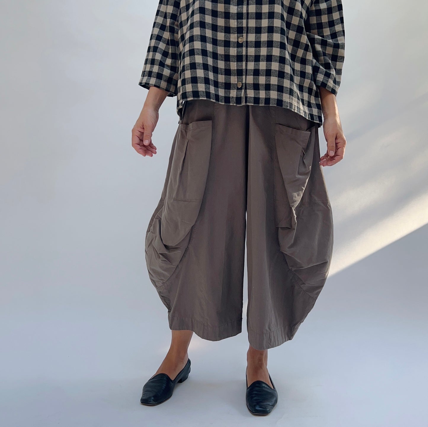 Double Pocket Cotton Pant in Clove
