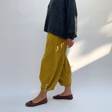 Load image into Gallery viewer, Eleven Stitch | Corduroy Doreen Pant in Kiwi
