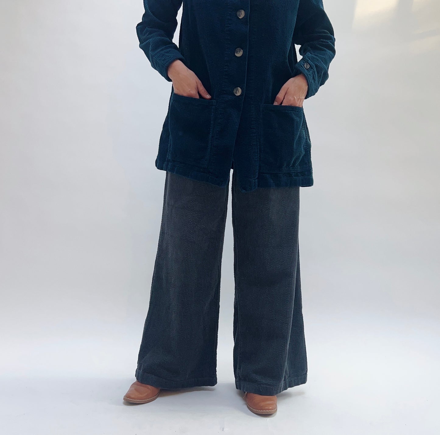 Lux Corduroy Wide Leg Zip Pants in Gull