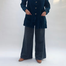 Load image into Gallery viewer, Cut Loose | Lux Corduroy Wide Leg Zip Pants in Gull
