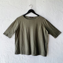 Load image into Gallery viewer, Cut Loose | Elbow Sleeve Top in Kelp
