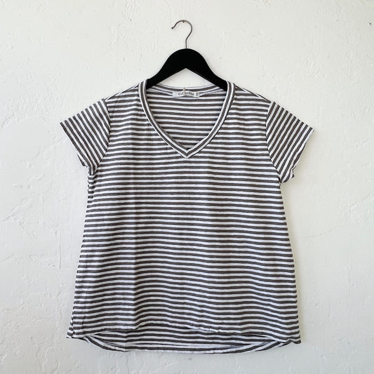 V-Neck Tee in Laundered Stripe