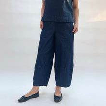 Load image into Gallery viewer, Cut Loose | Denim Lantern Pant
