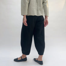 Load image into Gallery viewer, Eleven Stitch | Doreen Pant in Black
