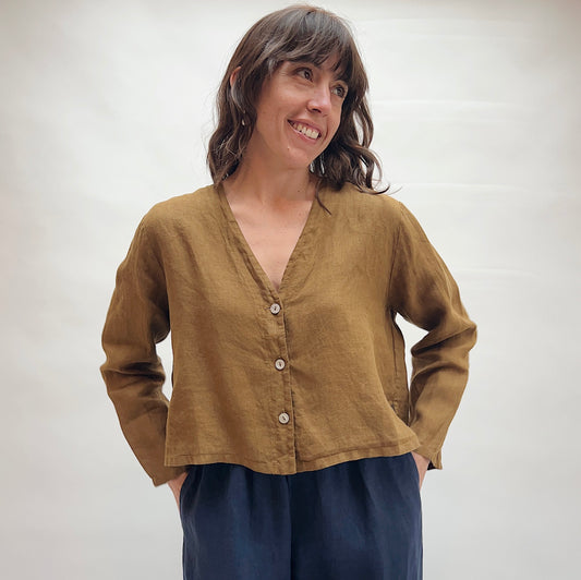 Linen Button Front Crop Cardigan in Quinquina