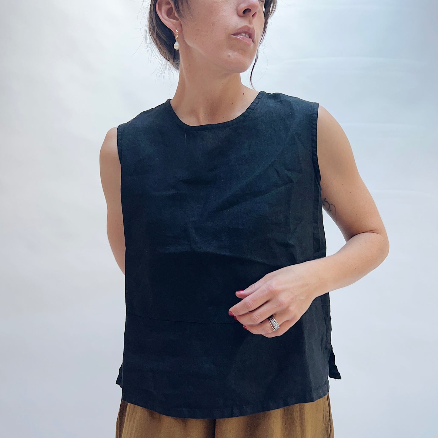 Basic Tank in Black