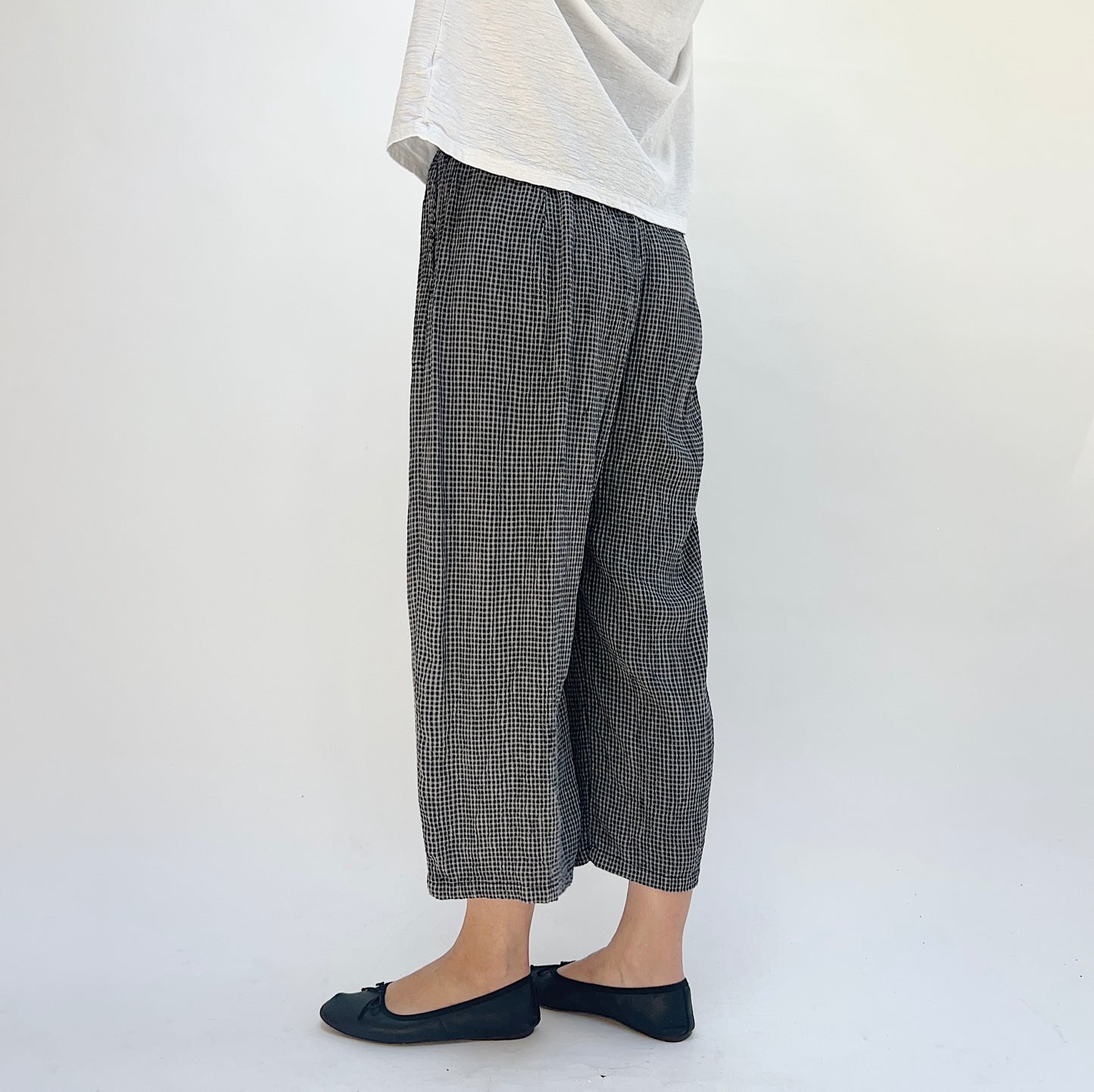 Crinkle Check Easy Crop Pant in Black