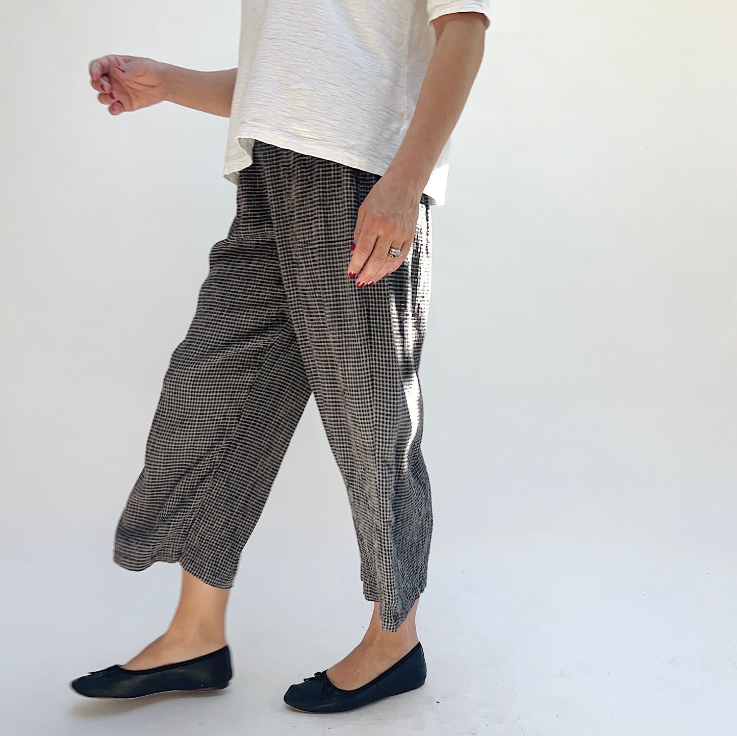 Crinkle Check Easy Crop Pant in Black