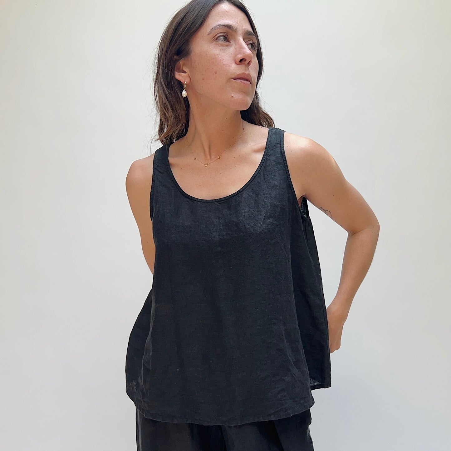 Basic Tank in Black