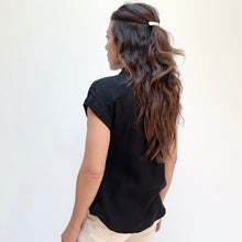 Load image into Gallery viewer, Cut Loose | Short Sleeve Hanky Linen Pocket Shirt in Black
