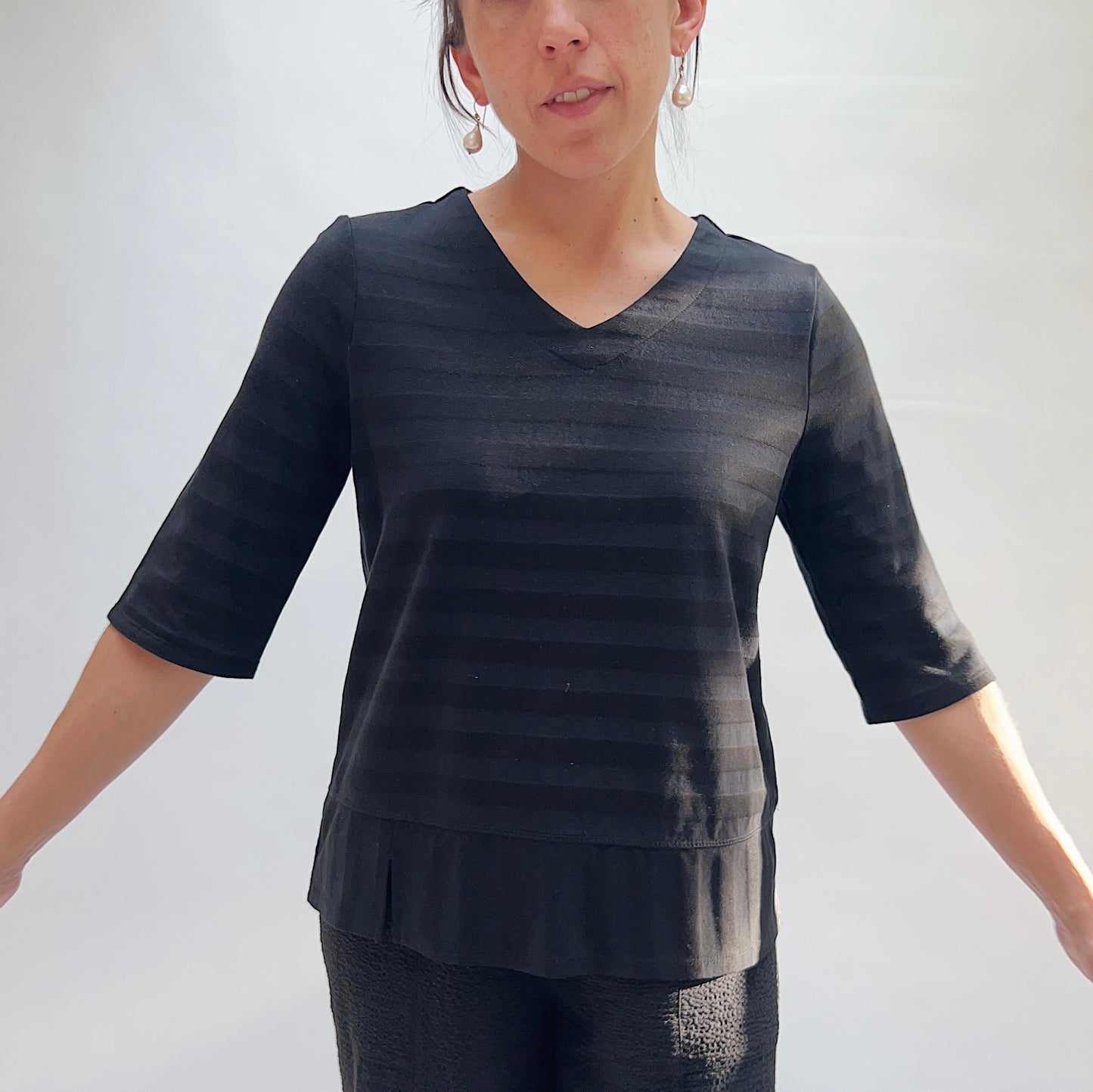 Shadow Stripe Elbow Sleeve Top in Black