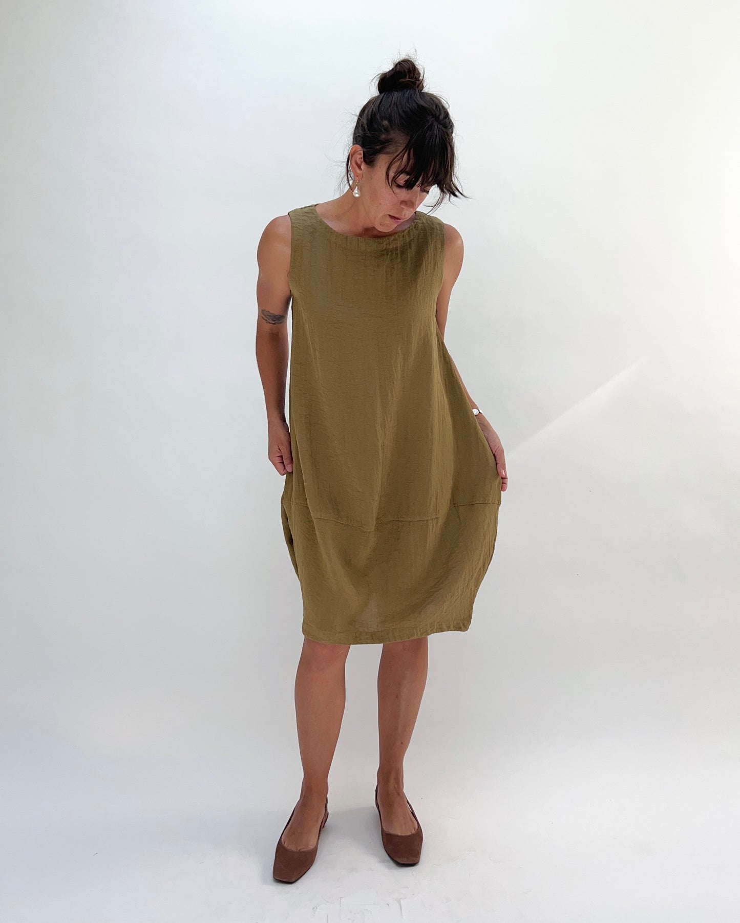 Eleven Stitch | Travel Bubble Dress in Moss