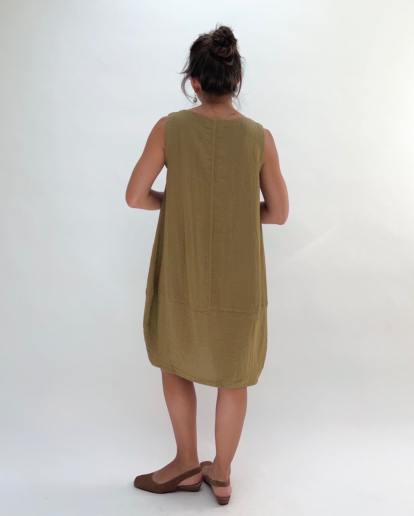 Eleven Stitch | Travel Bubble Dress in Moss