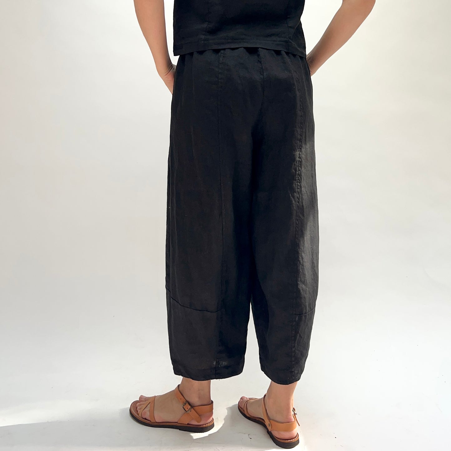 Hanky Linen Lantern Pant in Black