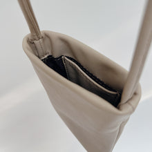 Load image into Gallery viewer, Sven | Small Leather Bag in Warm Sand
