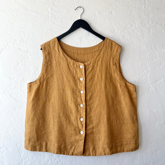 Linen Button Down Tank in Manuka