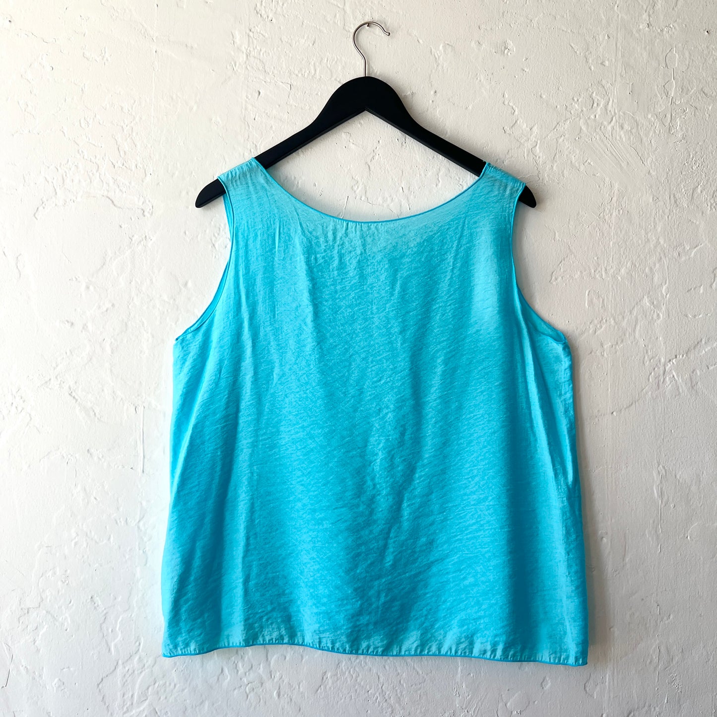 Airy Layering Tank in Atoll