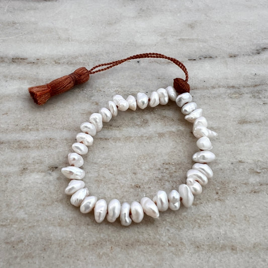 Organic Pearl Knotted Tassel Bracelet