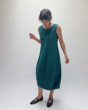 Load image into Gallery viewer, Fenini | Pleated Seam Dress in Teal

