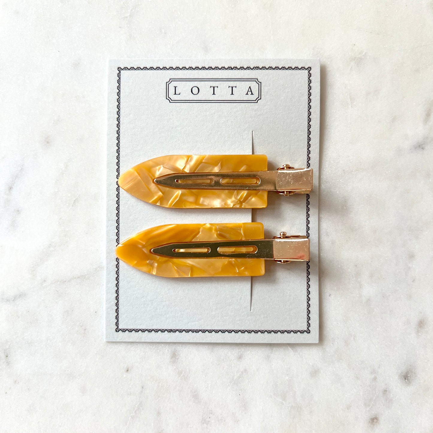 Creaseless Clips in Honeycomb