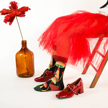 Load image into Gallery viewer, Bonne Maison | Mushroom Socks in Noir
