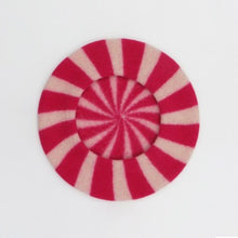 Load image into Gallery viewer, Child&#39;s Berlingot Beret in Pink

