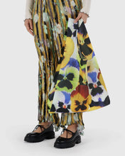 Load image into Gallery viewer, Baggu |  Standard Baggu in Pansy Print
