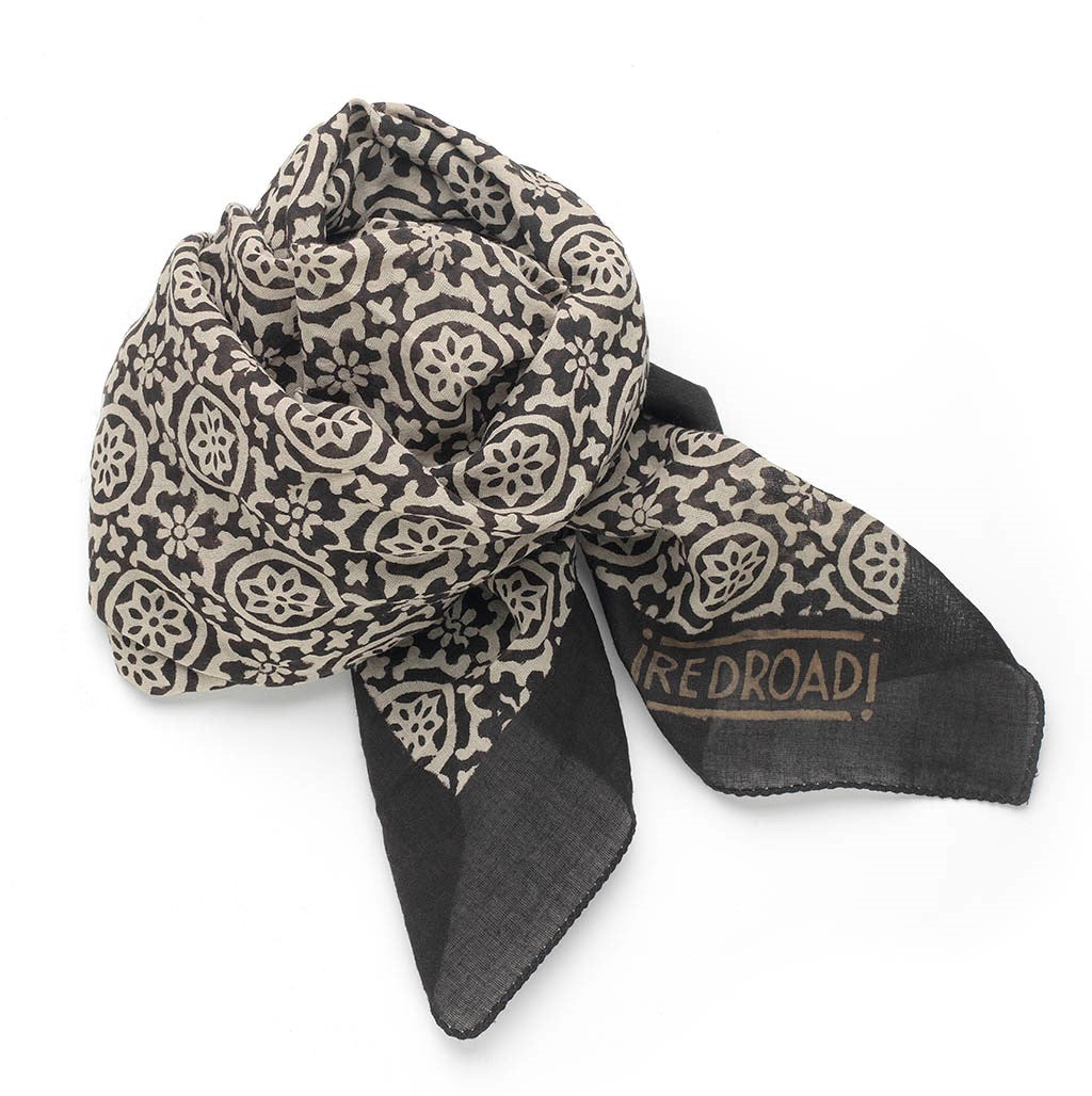 Bandana | Water Lily in Black Gray