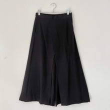 Load image into Gallery viewer, Niche | Meadow Pleat Pant in Black

