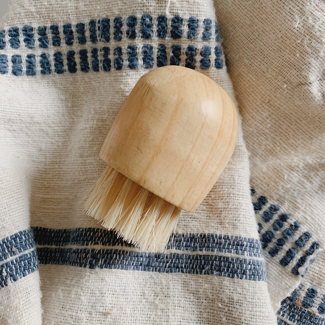 Cedar Complexion Brush